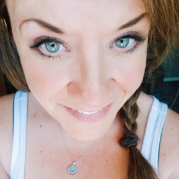 Meet your Posher, Shirley - Picture 2 of 2